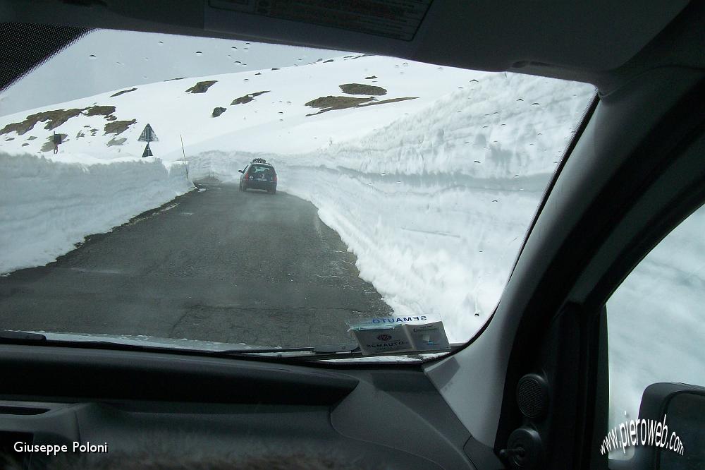 16-la strada verso il passo Gavia mt 2.661 .jpg